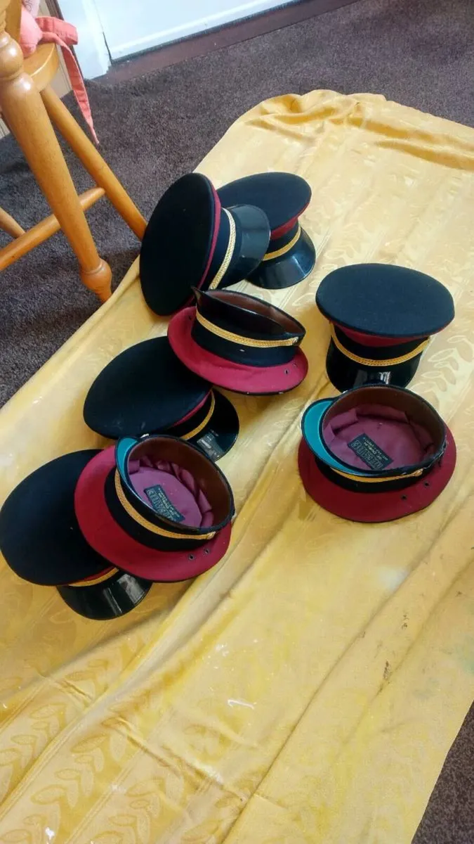 9. Prop dress hats - Image 1