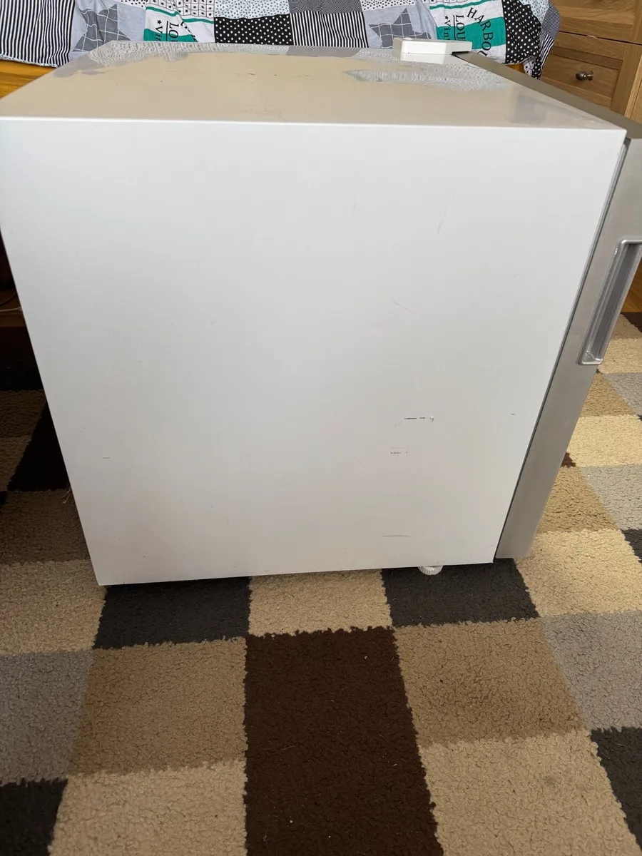 small freezer - Image 1