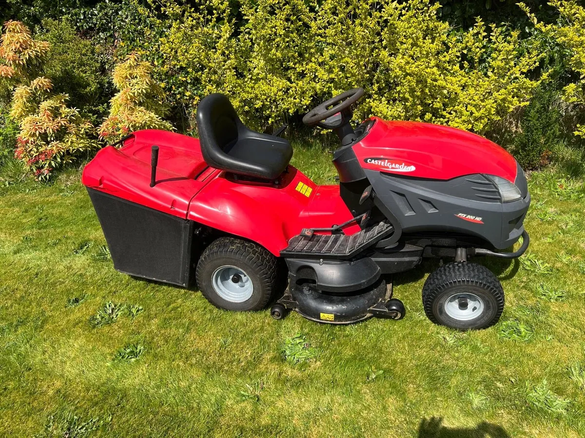 Ride on Lawnmower - Image 2