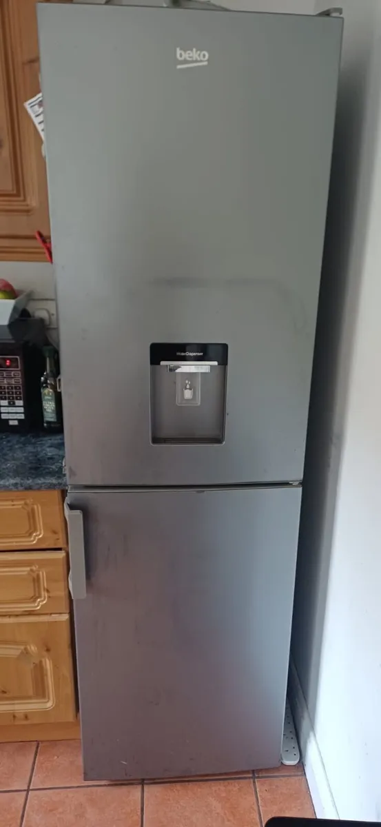Beko fridge freezer with water dispenser