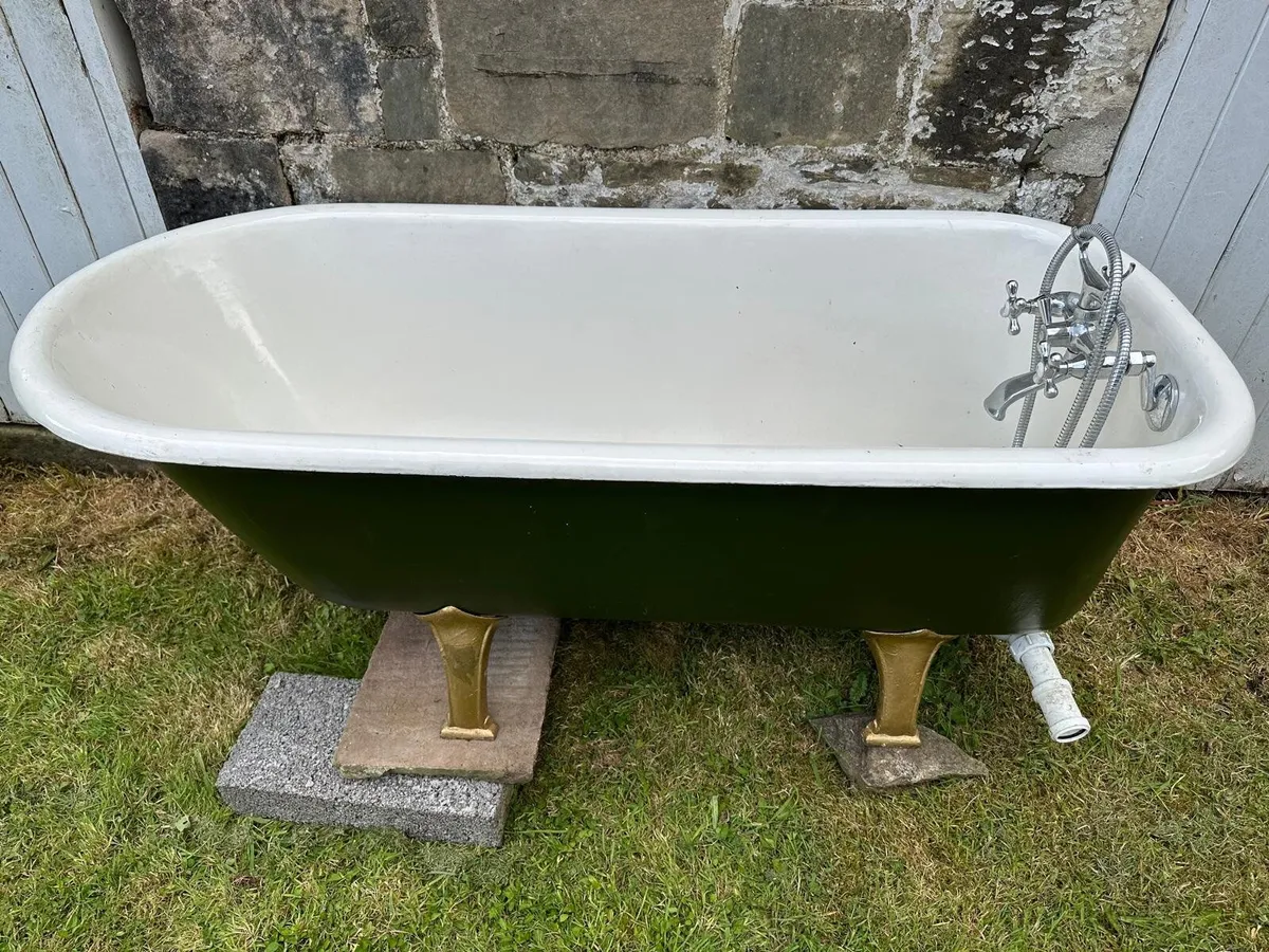 Roll top bathtub - Image 1