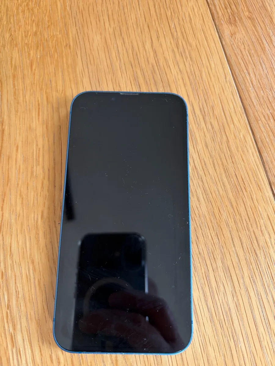 iPhone 13 - Image 2