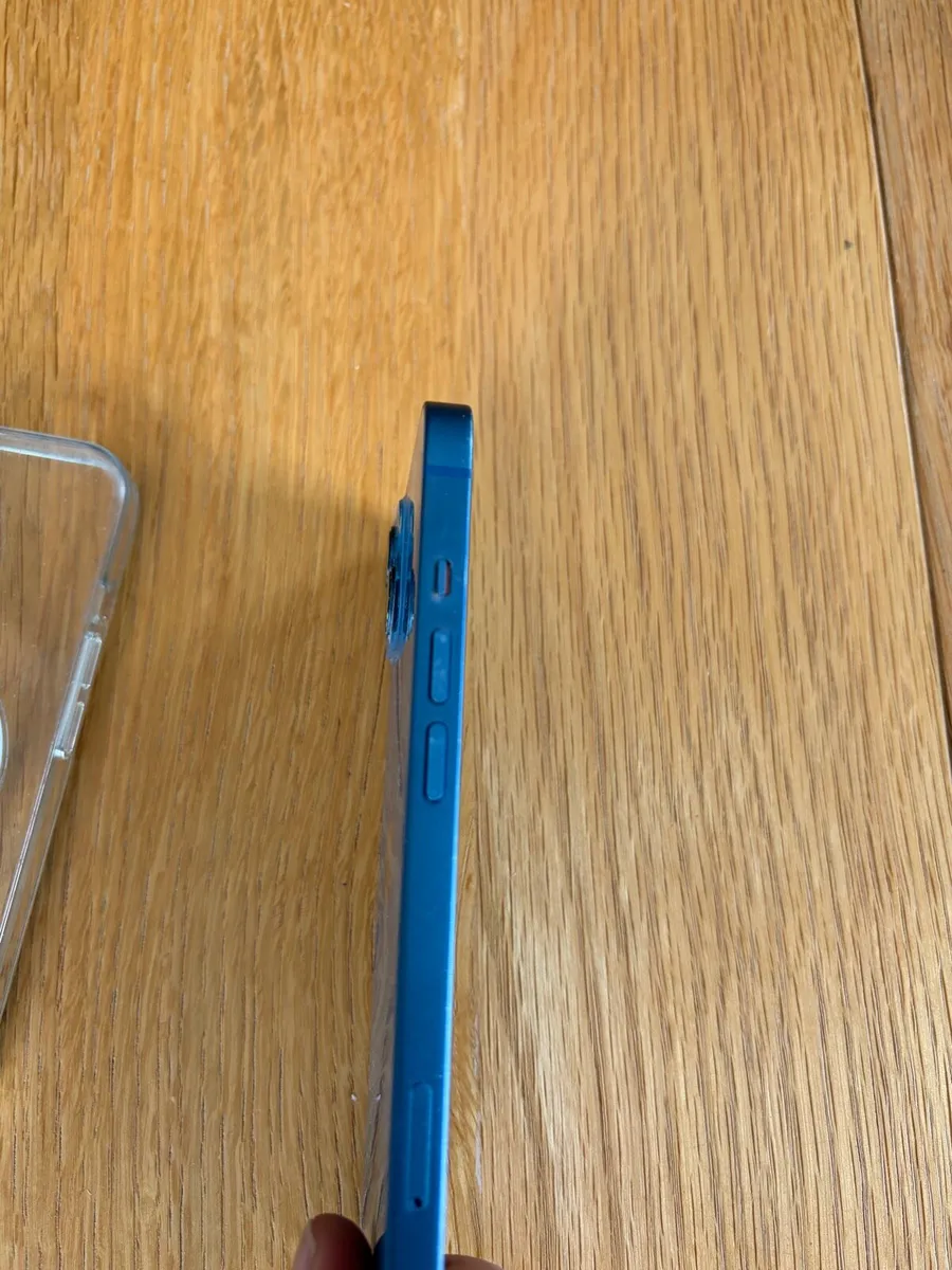 iPhone 13 - Image 3