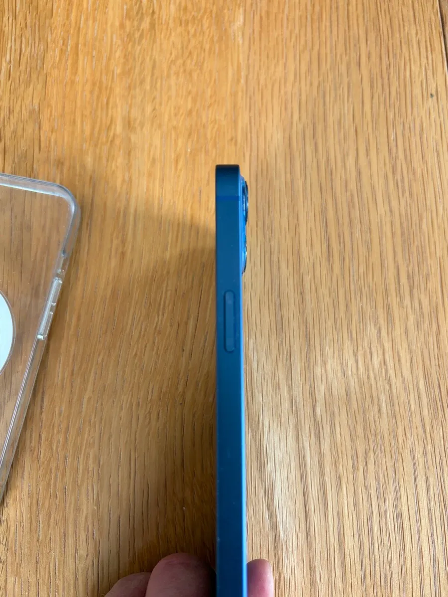 iPhone 13 - Image 4