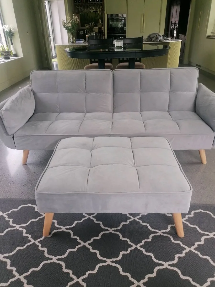 Bed seetee and foot stool - Image 1
