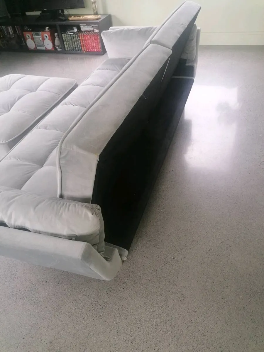 Bed seetee and foot stool - Image 2