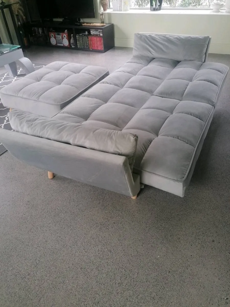 Bed seetee and foot stool - Image 3