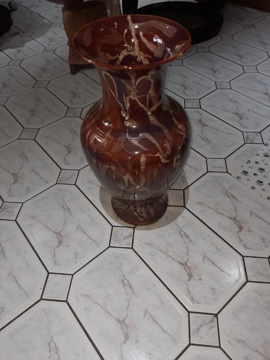 Large vase - Image 1