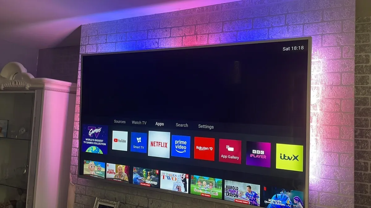 Led changing lights tv - Image 1