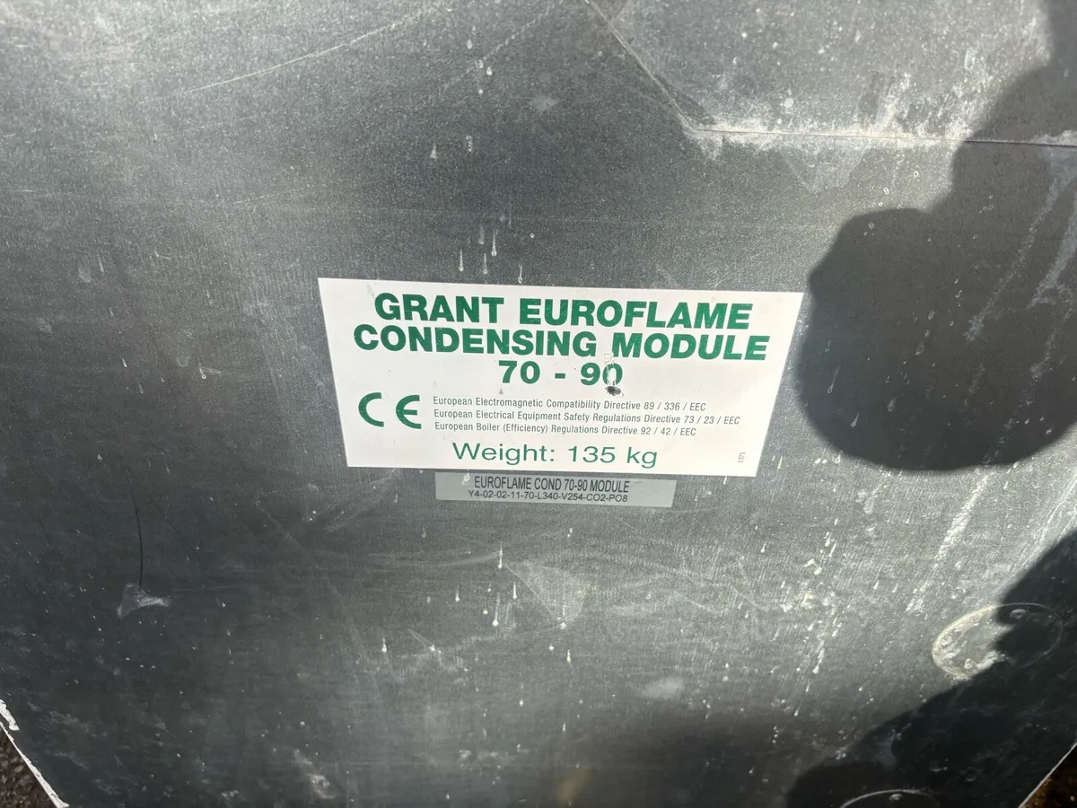 Grant euroflame 70/90 Btu condensing oil boiler - Image 2