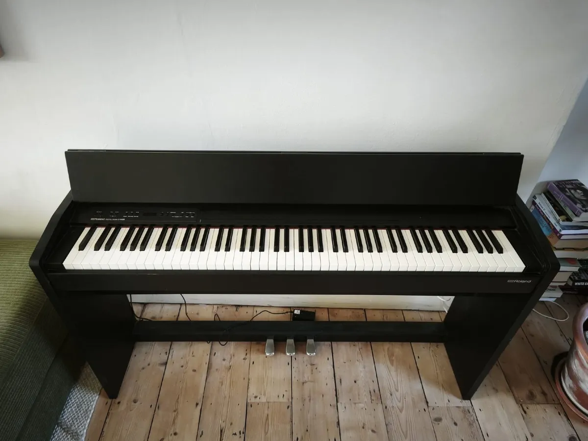 Roland F-140R Digital Piano - Image 1