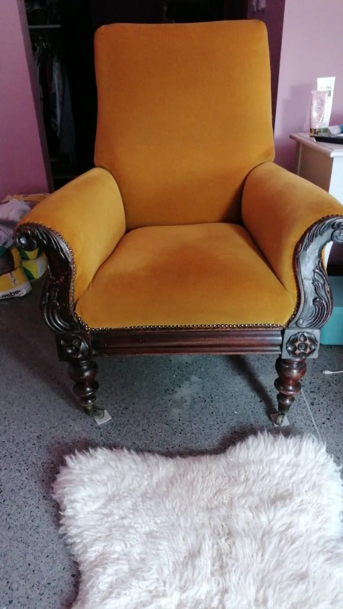 Antique armchair - Image 1