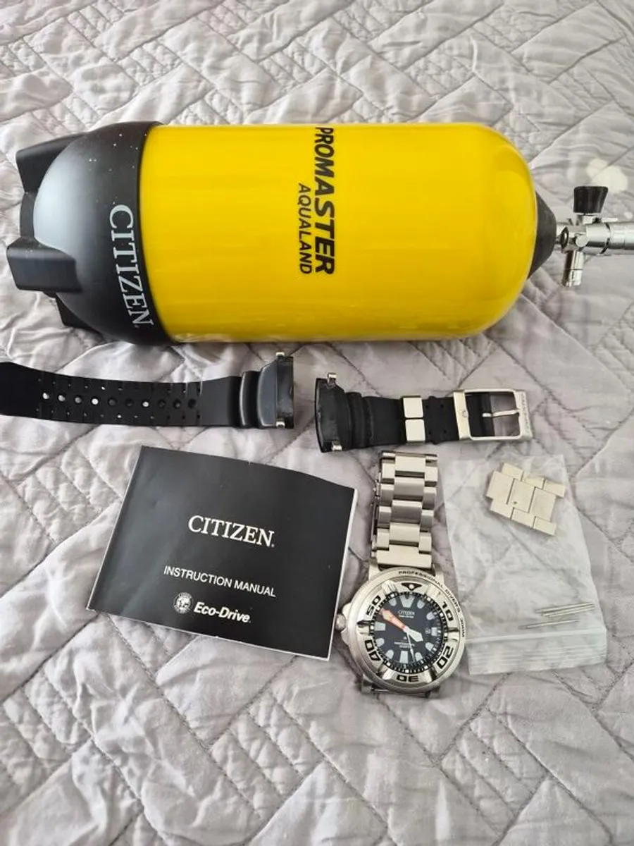 Scuba Divers watches and computers - Image 2