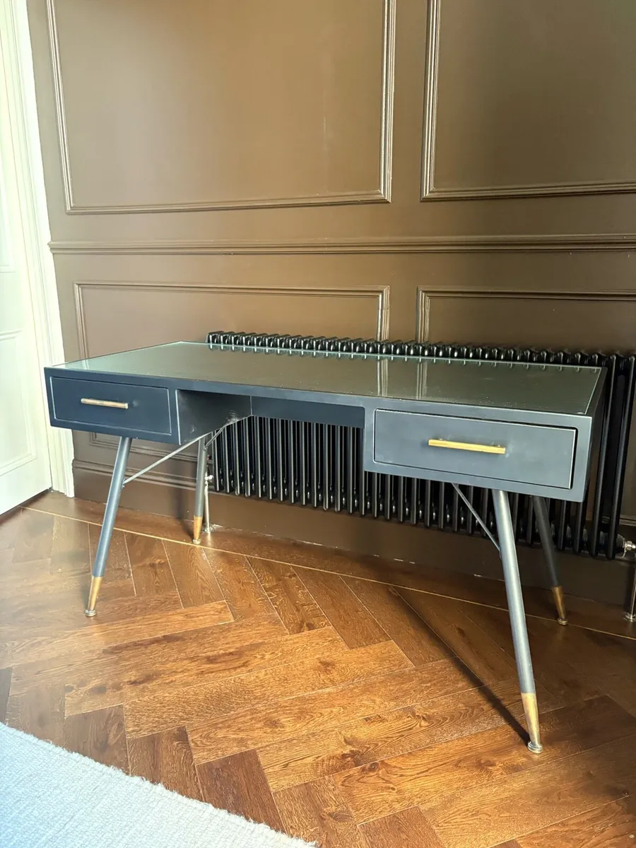 Desk - Image 2