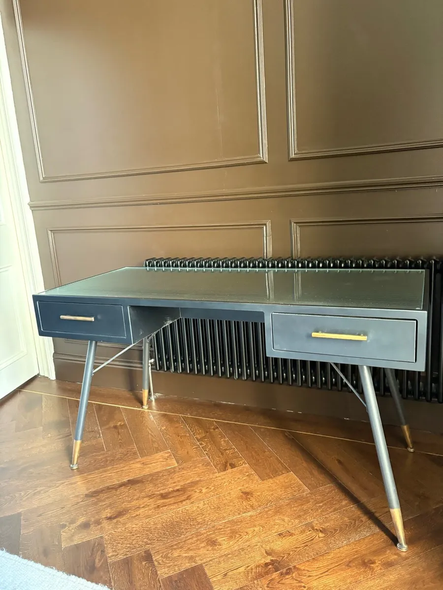 Desk - Image 3