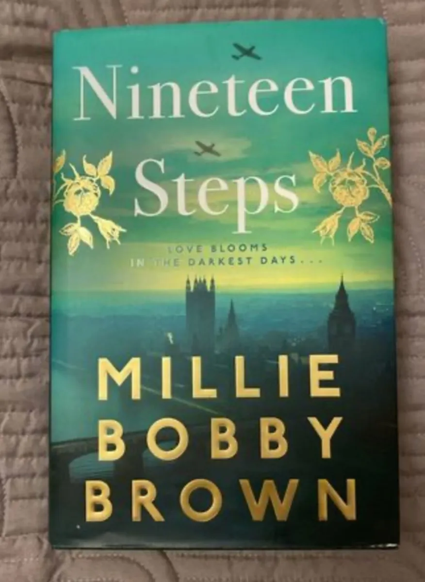 Book: Nineteen Steps, Millie Bobbie Brown - Image 1
