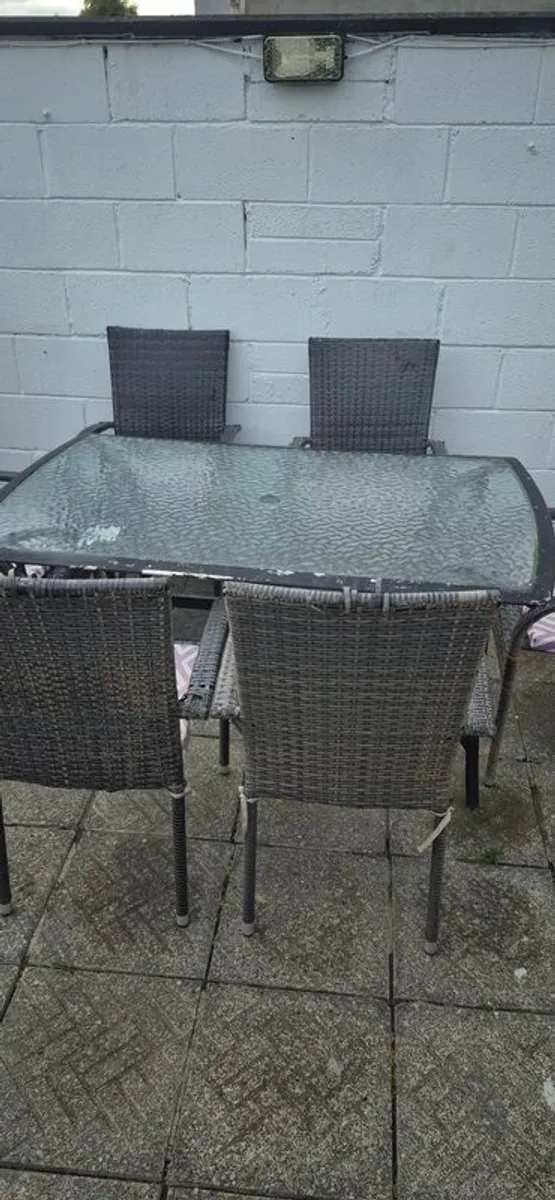 garden table and chairs - Image 3