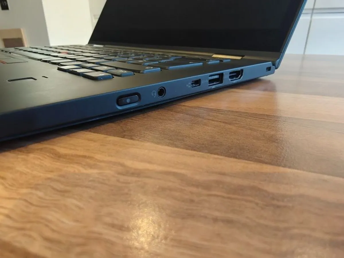 Lenovo Thinkpad X1 Yoga | i5 | 16GB | 256GB | 14" - Image 4