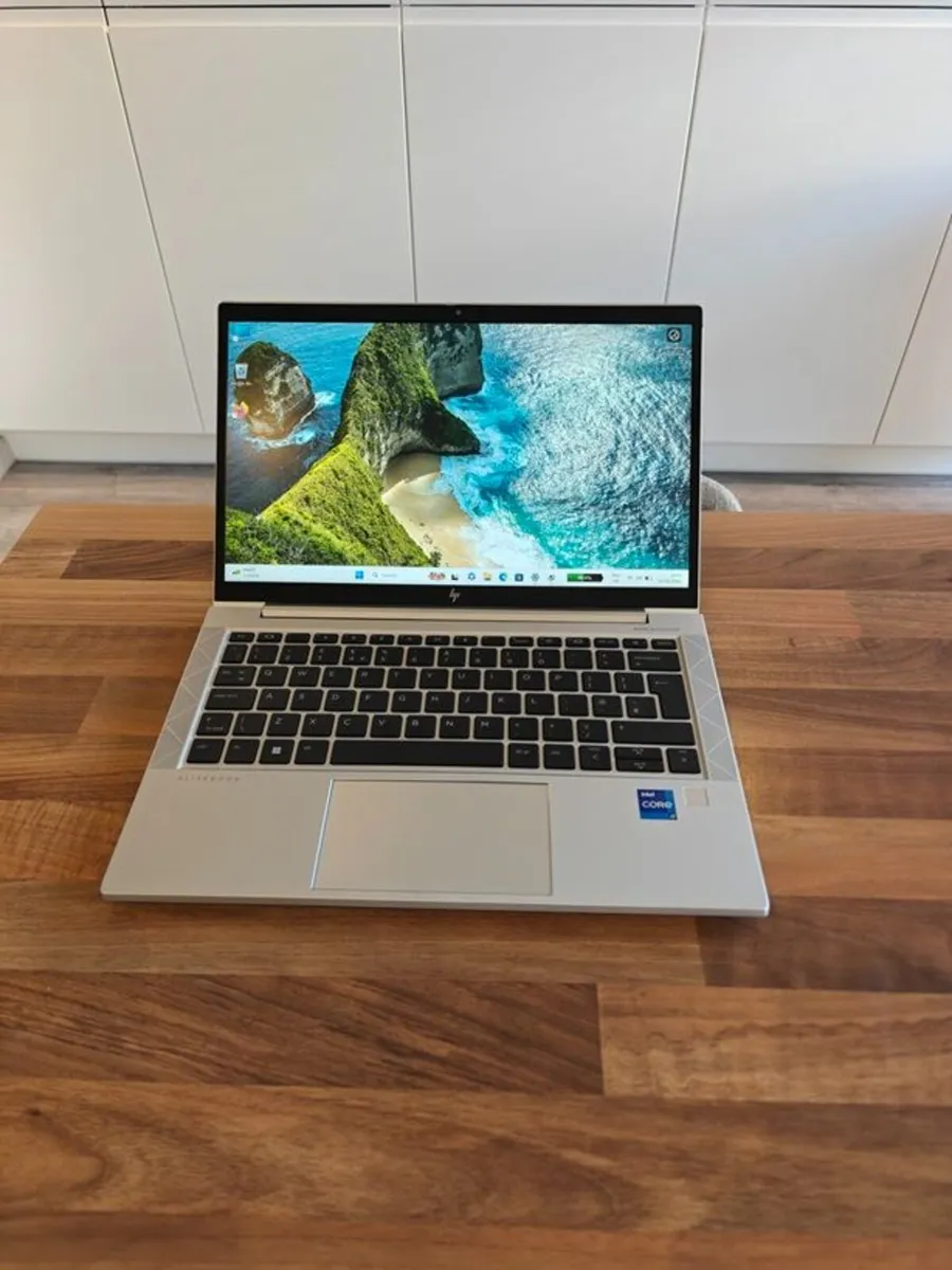 HP Elitebook 830 G8 | i7 (11th gen) | 16GB | 512GB - Image 1