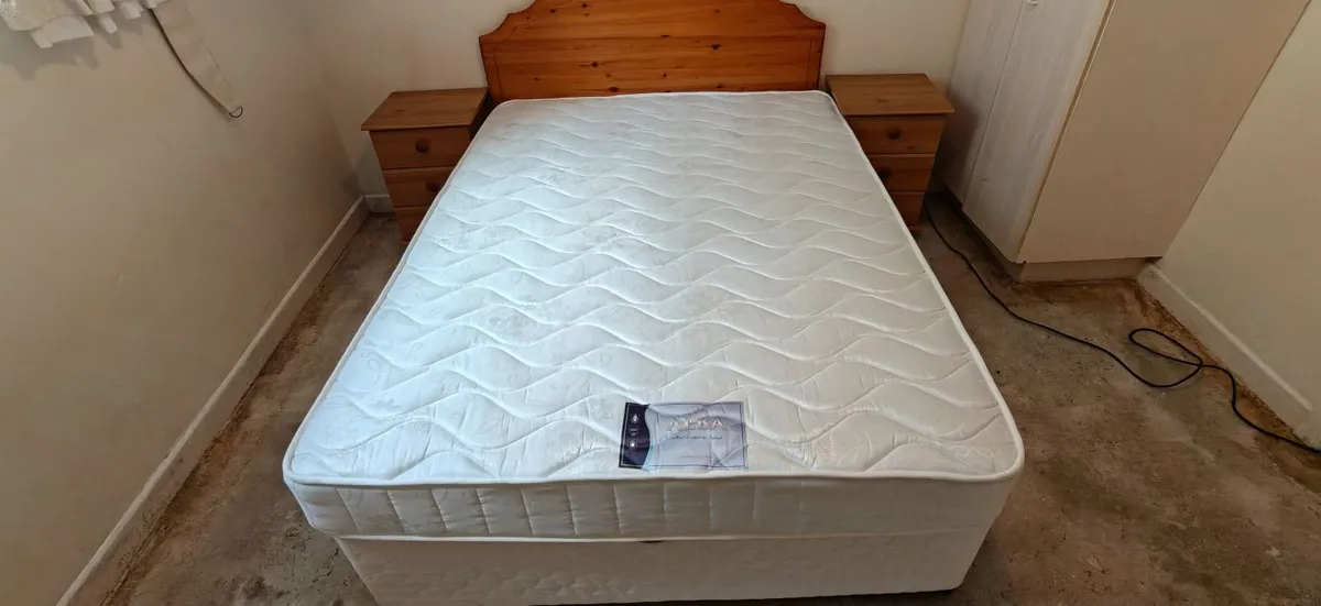 double bed, comfortable mattress and two locker - Image 2