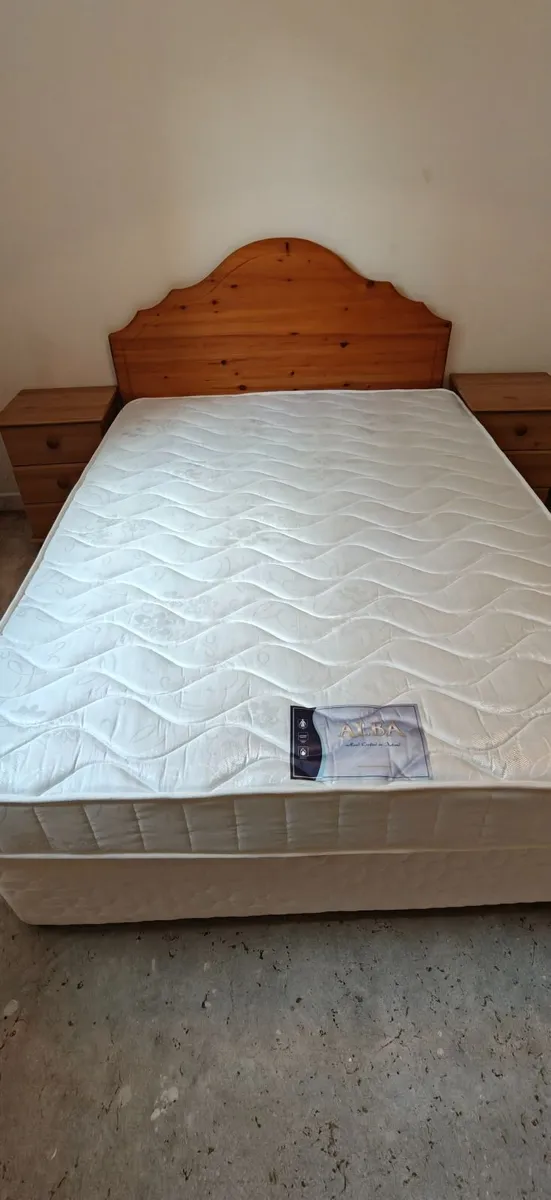 double bed, comfortable mattress and two locker - Image 3