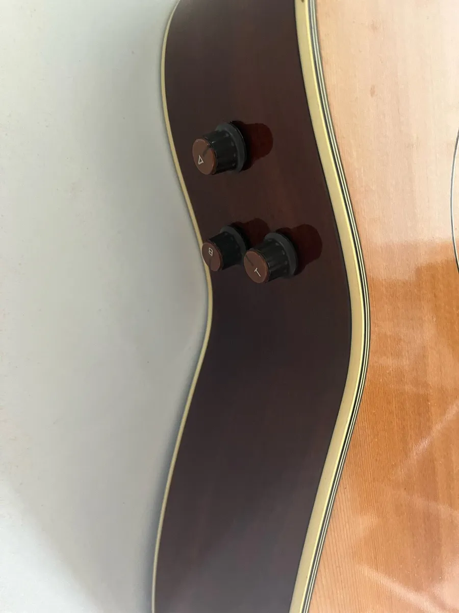 Semi acoustic Yamaha guitar - Image 3