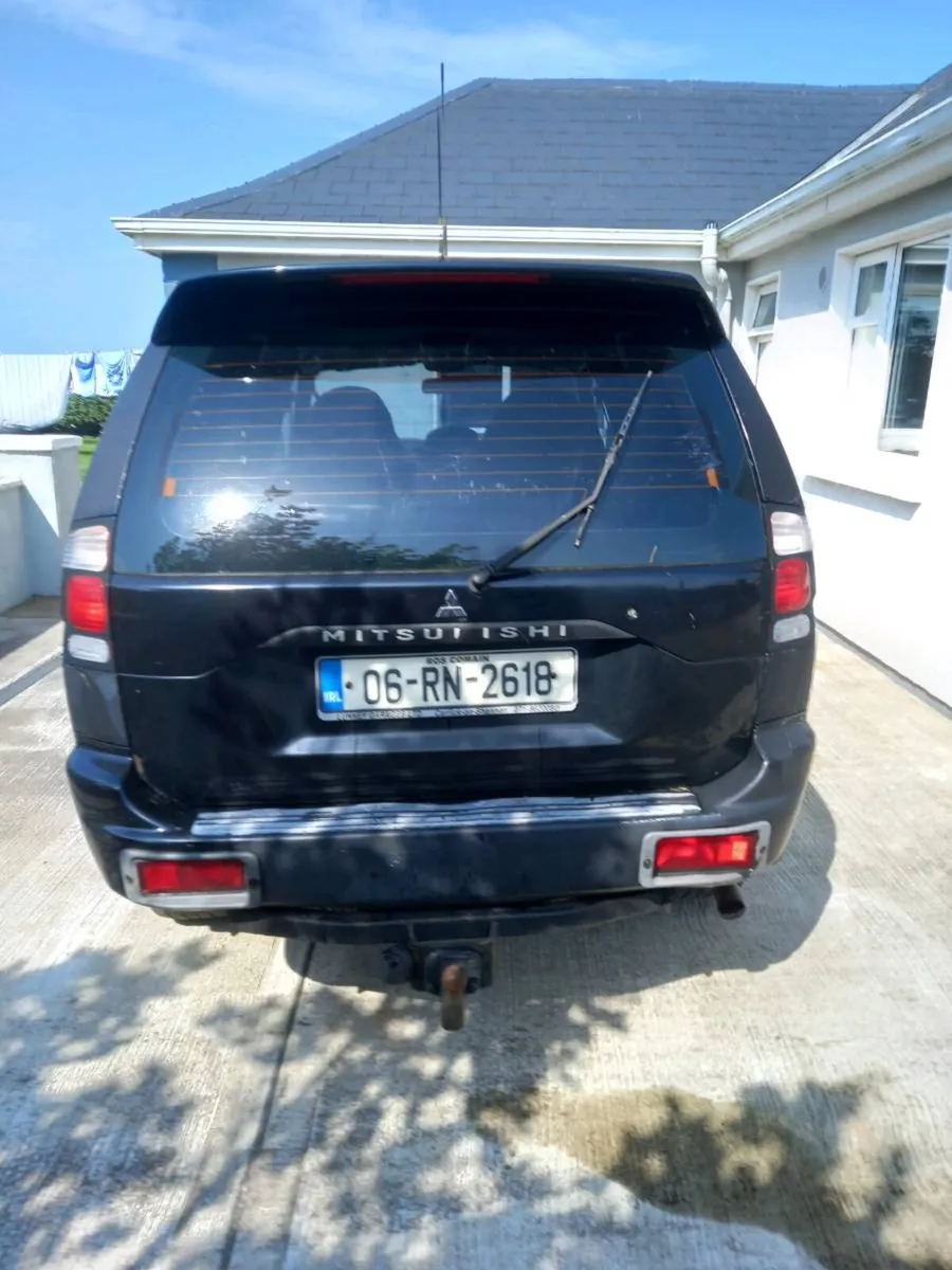 Mitsubishi pajero sport - Image 2