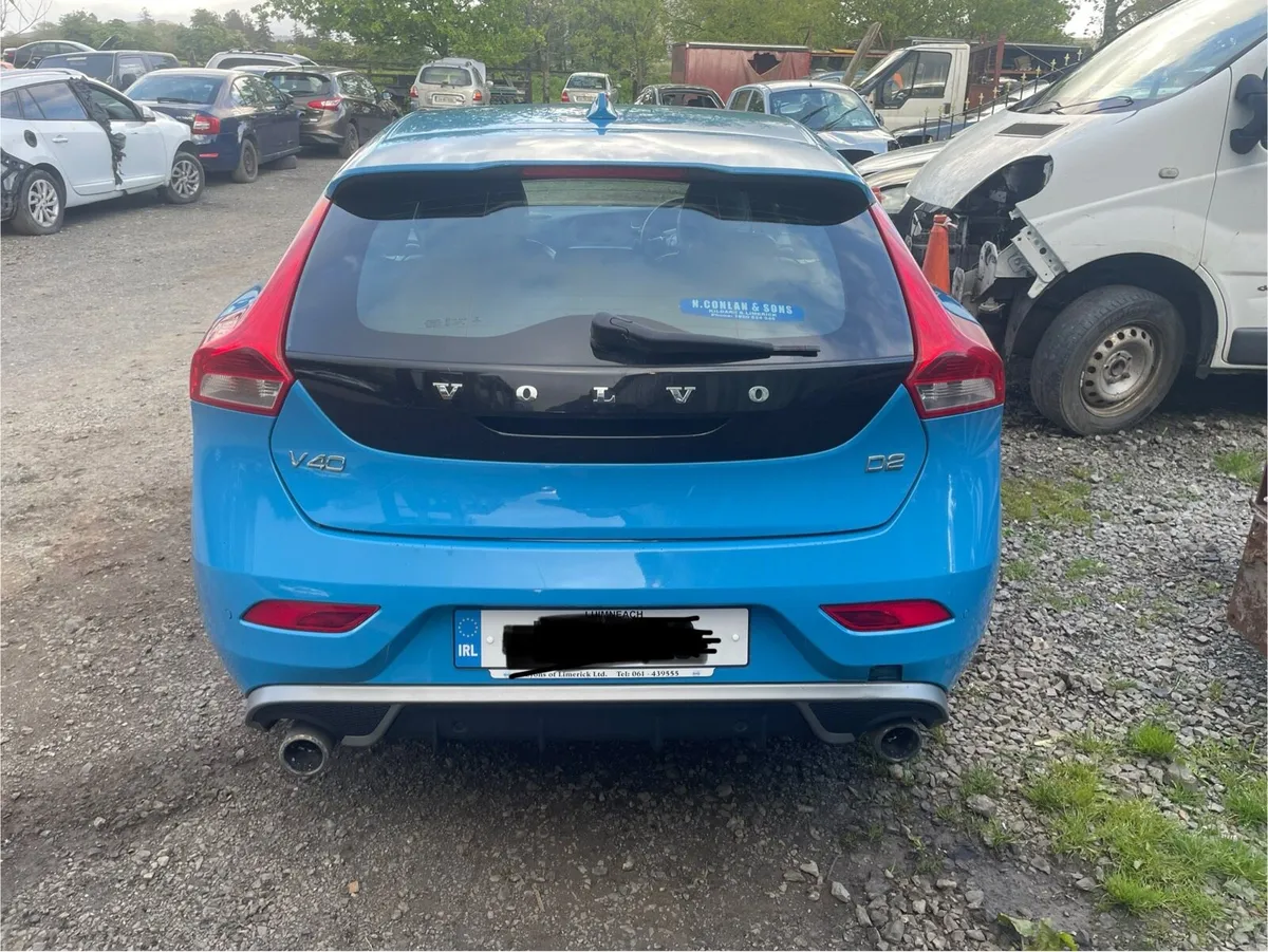 2013 Volvo v40 for dismantling - Image 2