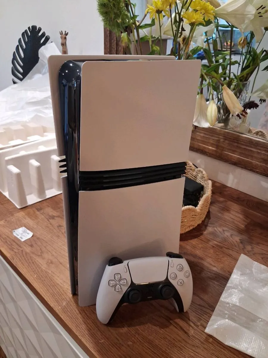 PS5 PRO 2TB - Image 1