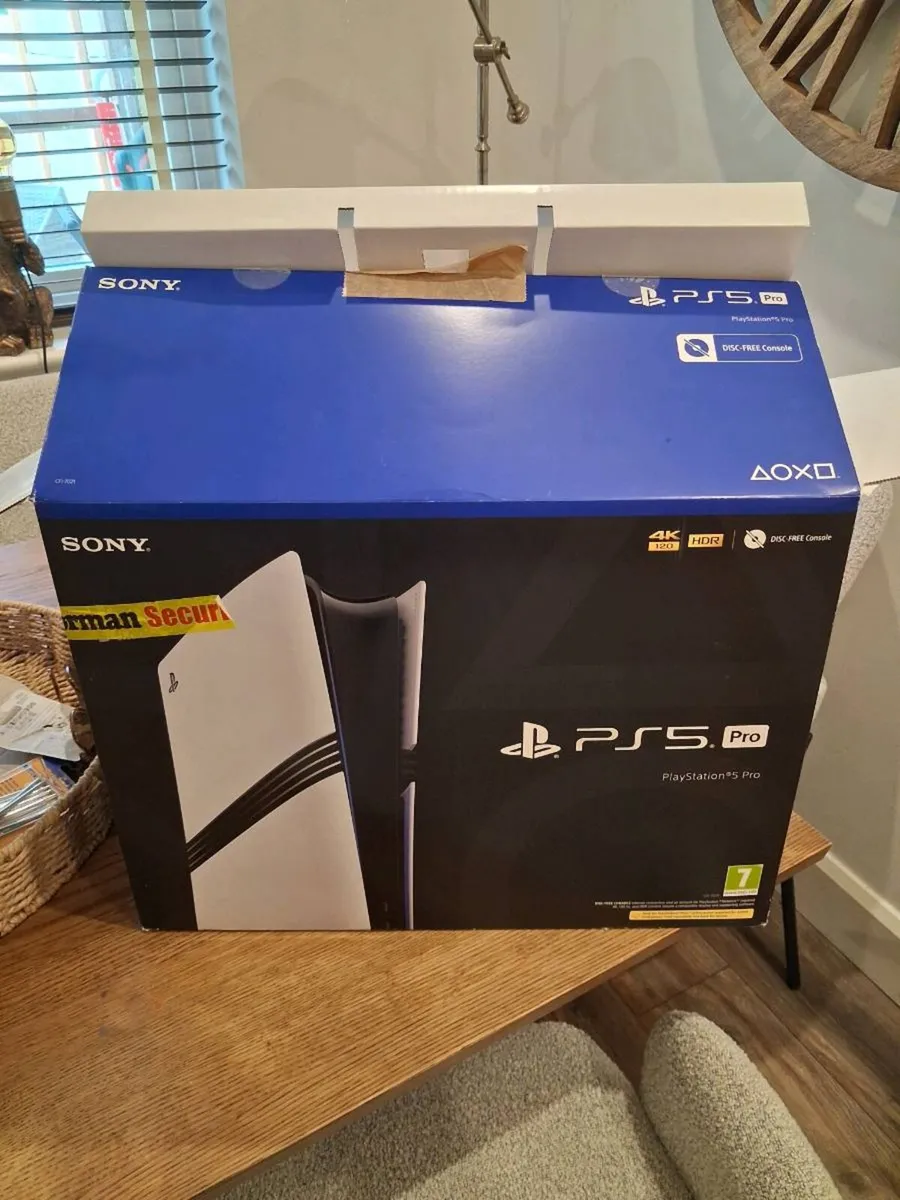 PS5 PRO 2TB - Image 2