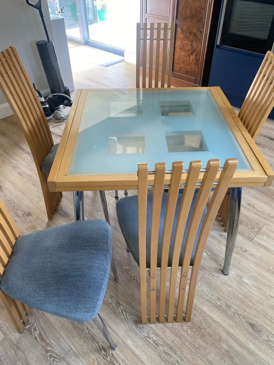 Table chairs - Image 2