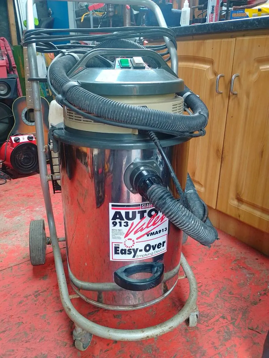 Sealey car and home upholstery cleaner - Image 1