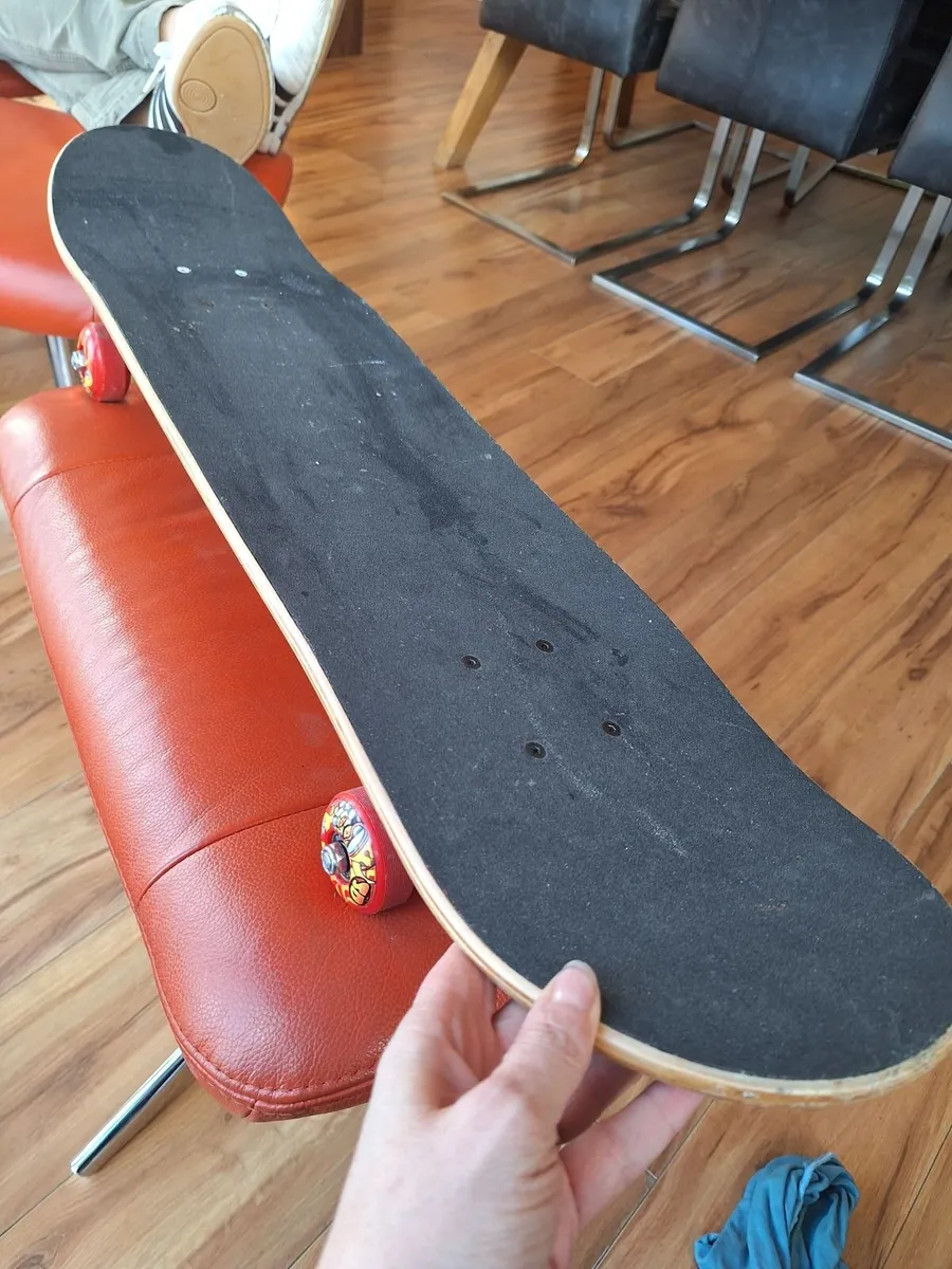 Skateboard - Image 3