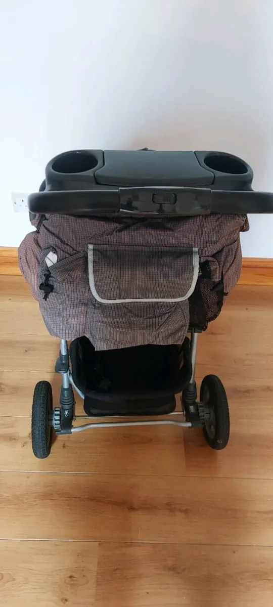 Child's buggie and car seat - Image 2