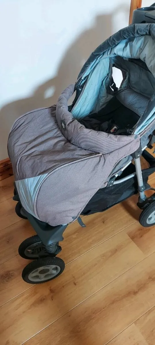 Child's buggie and car seat - Image 3