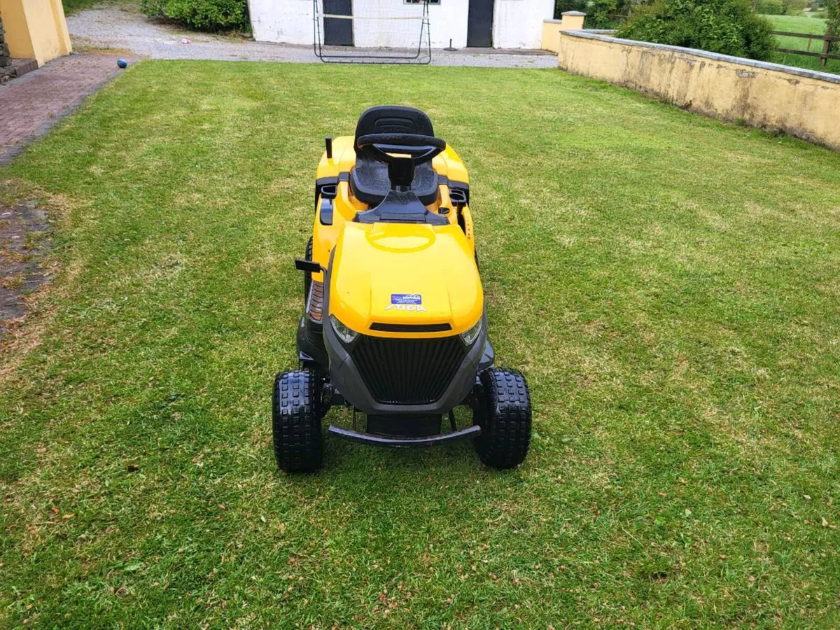 Ride on lawnmower - Image 2