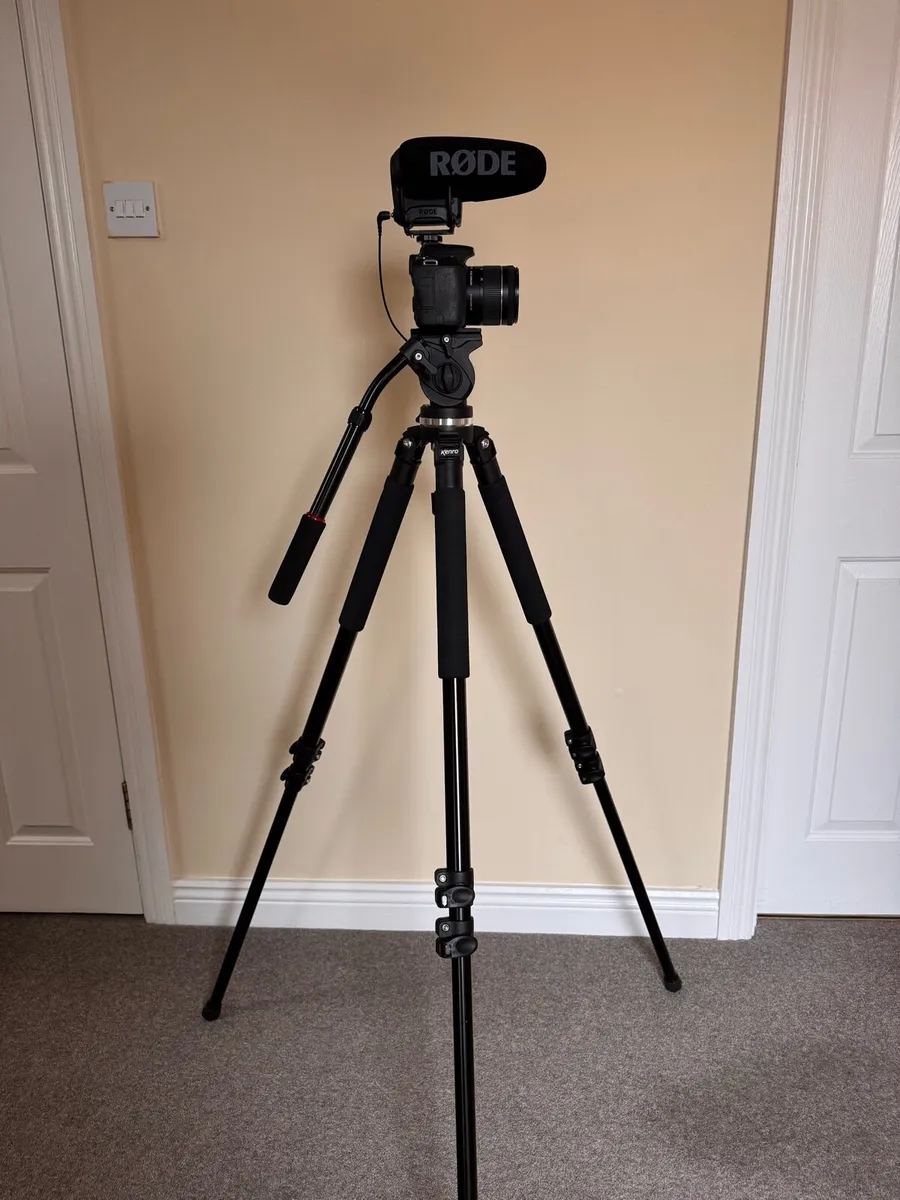 Kenro VT102 Aluminium Tripod with Fluid Head - Image 1