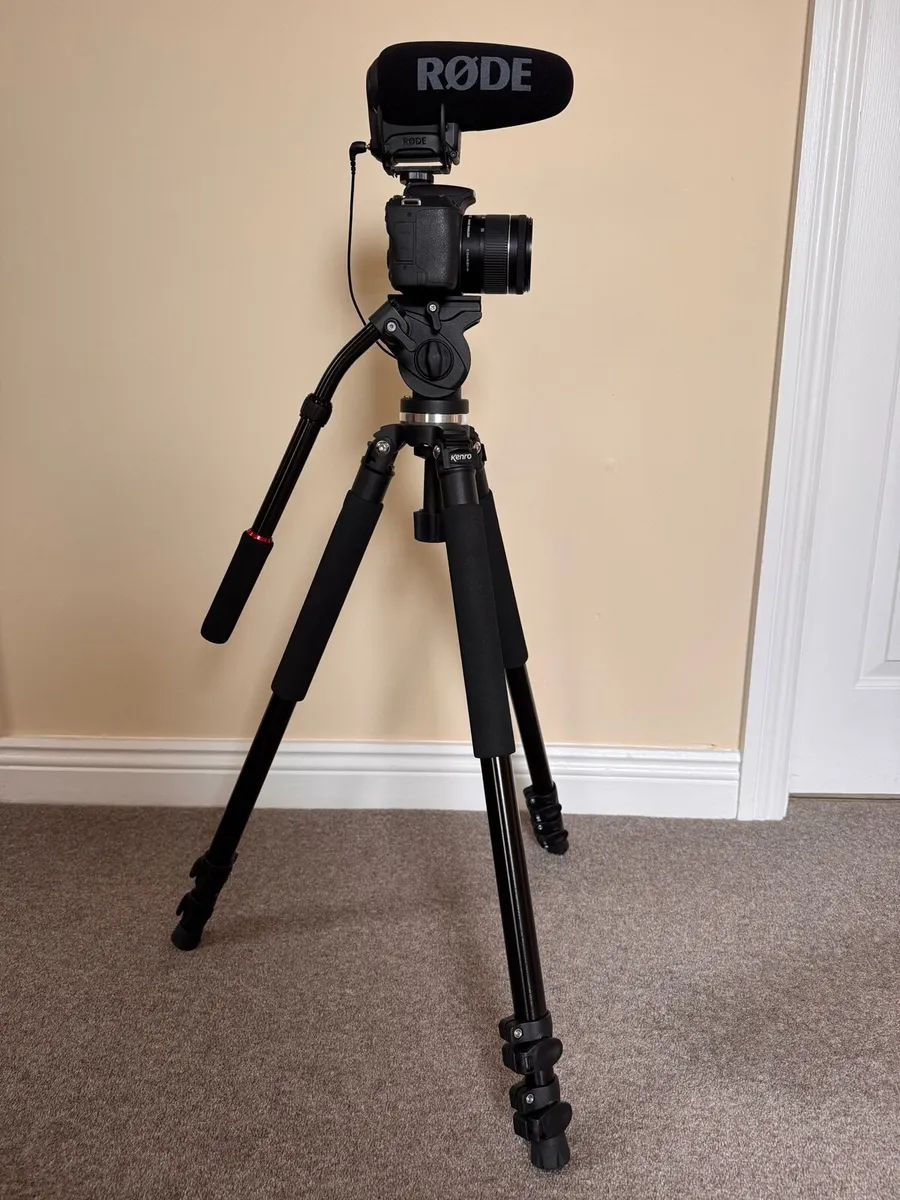 Kenro VT102 Aluminium Tripod with Fluid Head - Image 2