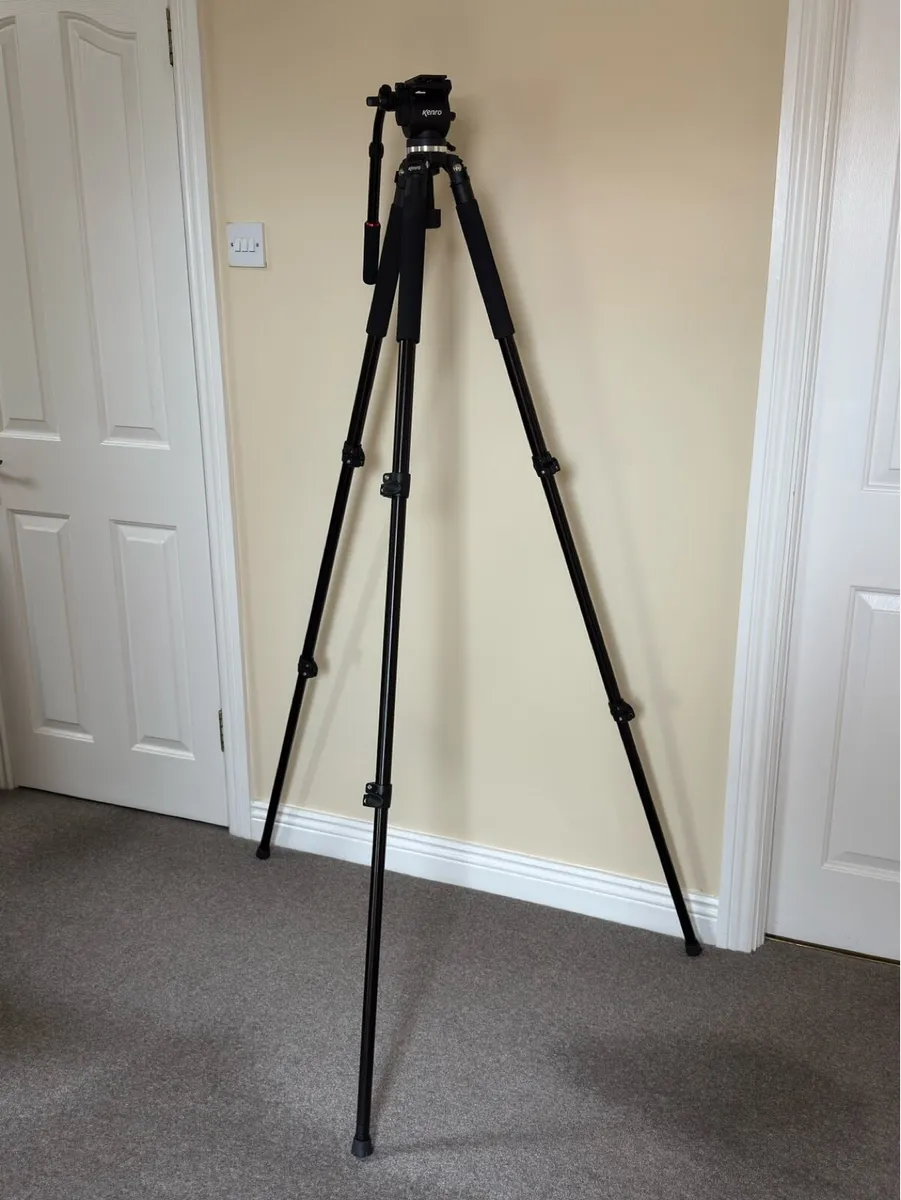 Kenro VT102 Aluminium Tripod with Fluid Head - Image 3