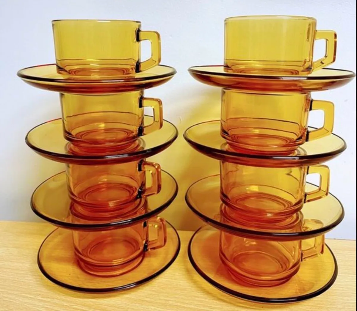 Set of 8 1970s Amber coffee cups and saucers - Image 2