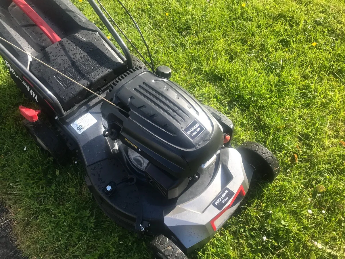 Pro lawn self drive lawnmower - Image 4