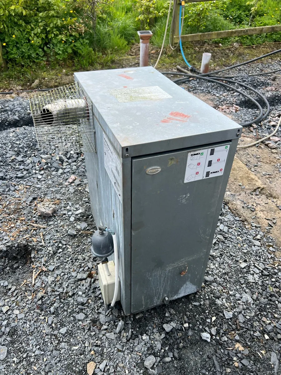 Grant Vortex oil boiler - oil tank - hive stat - Image 2
