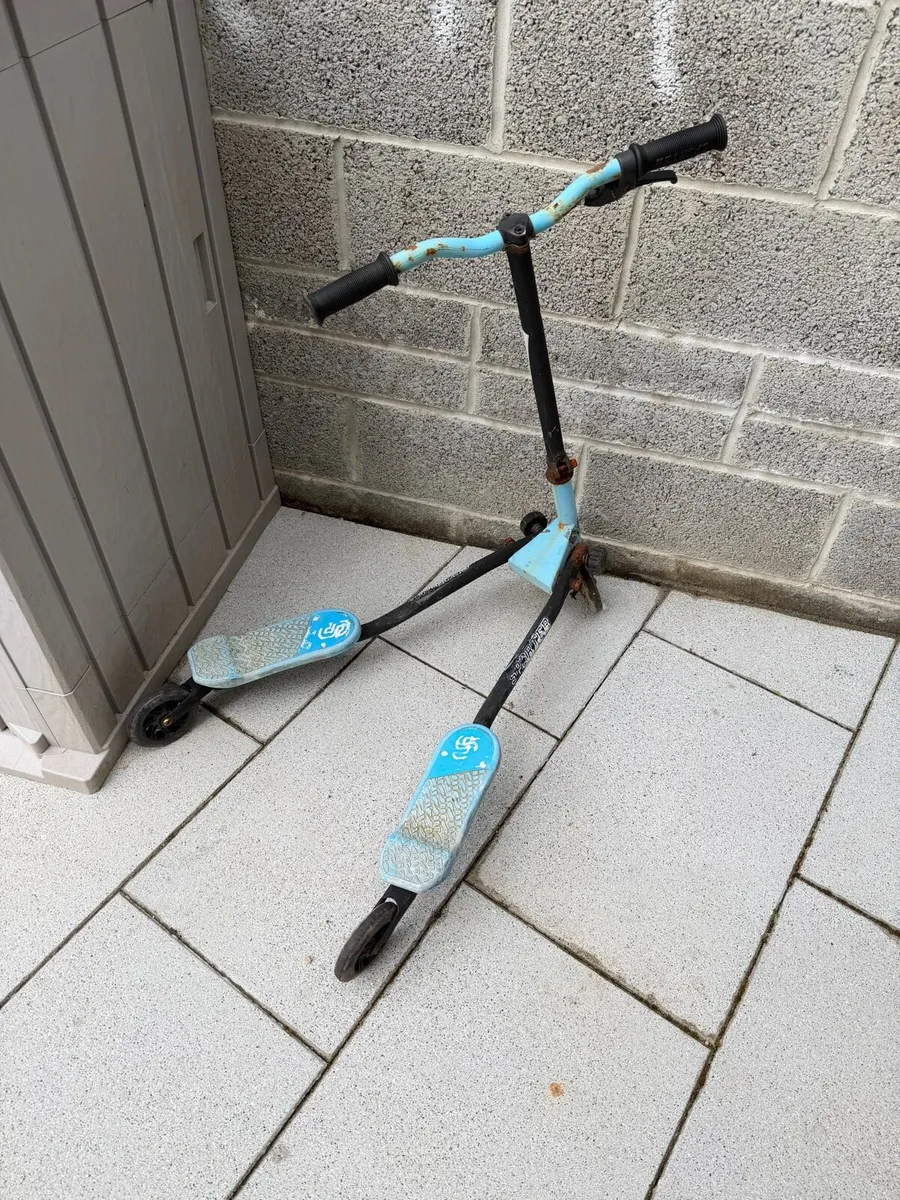 Kids Y scooter