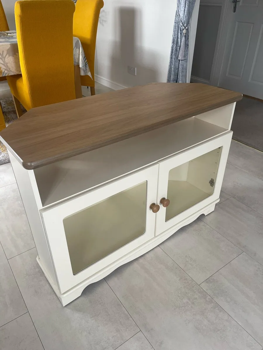 Television stand - Image 2