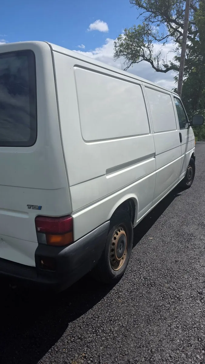 Volkswagen Transporter 2002 - Image 4