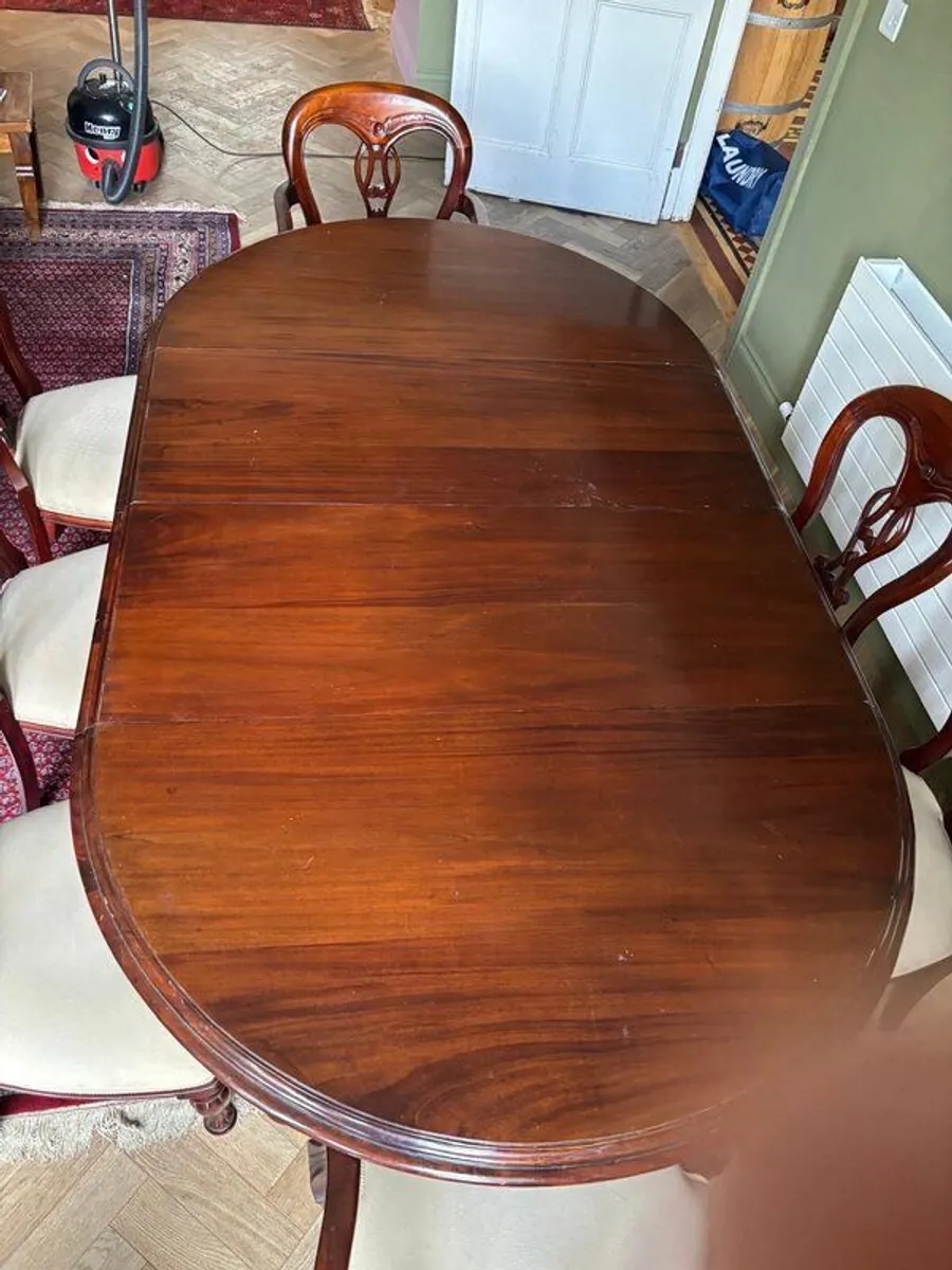 Kitchen table and chairs - Image 2