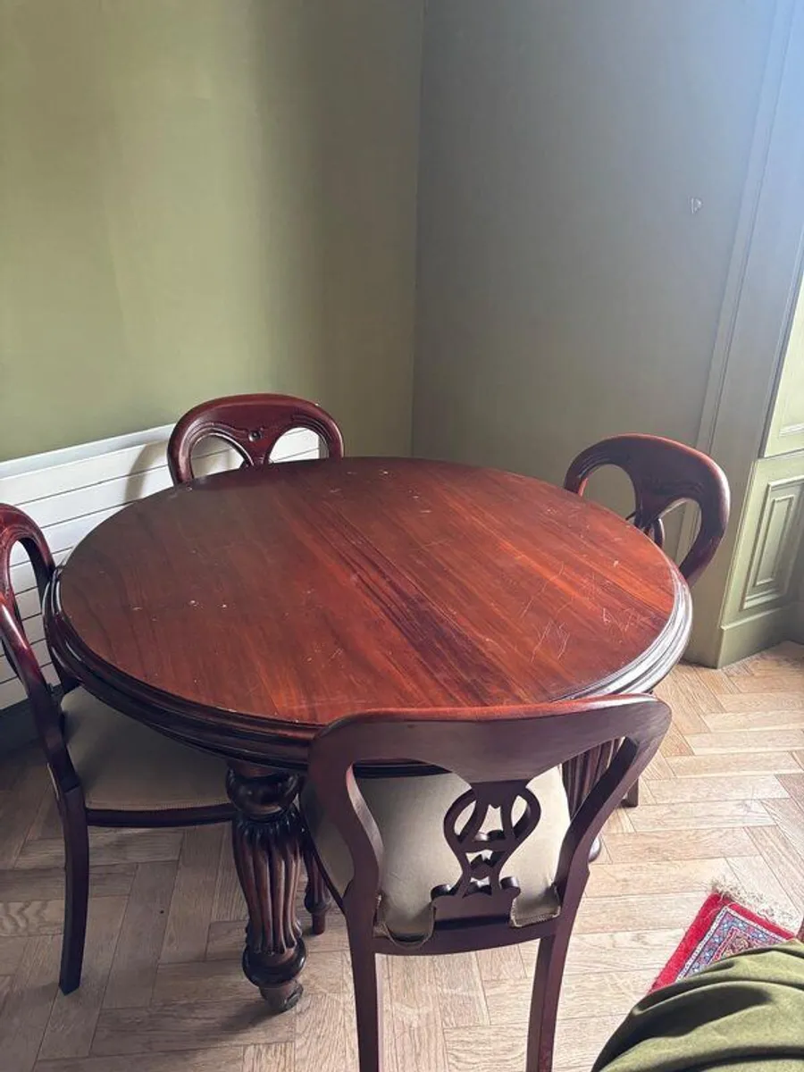 Kitchen table and chairs - Image 4