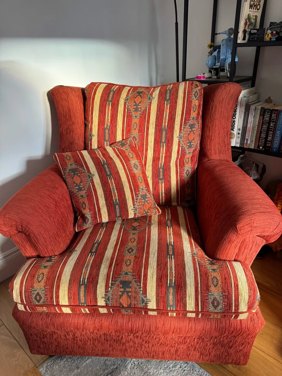 Red couch and two matching armchairs - Image 2