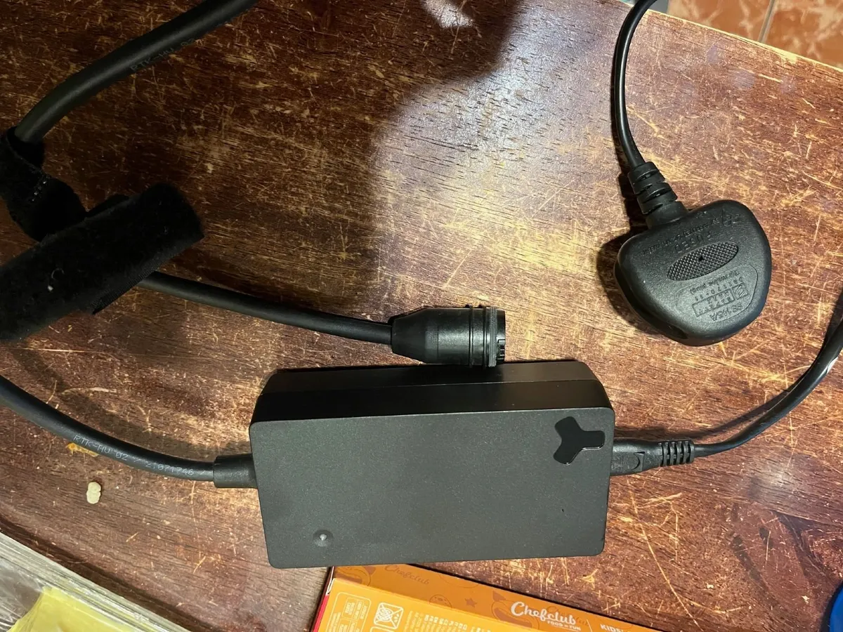 Fazua Ride 50 Evation ebike battery charger - Image 1