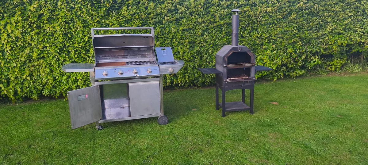 Outdoor Gas Barbeque and Pizza oven combo - Image 1